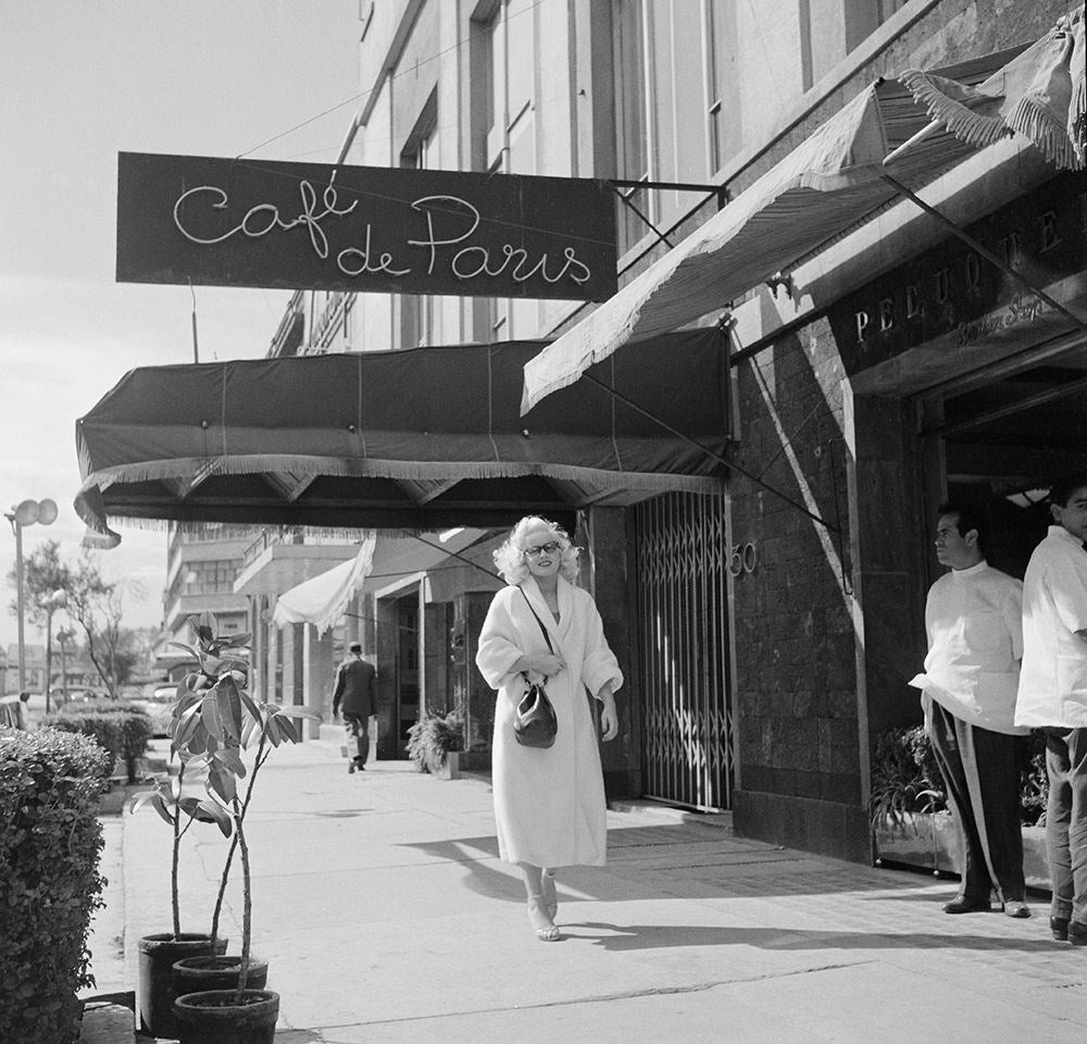 Wall Art Viewer Frames Render